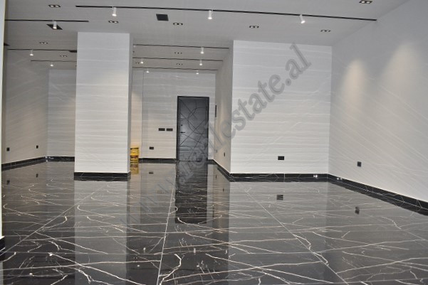 Office space for rent on Don Bosco street in Tirana.
The office is positioned on the 2nd floor of a